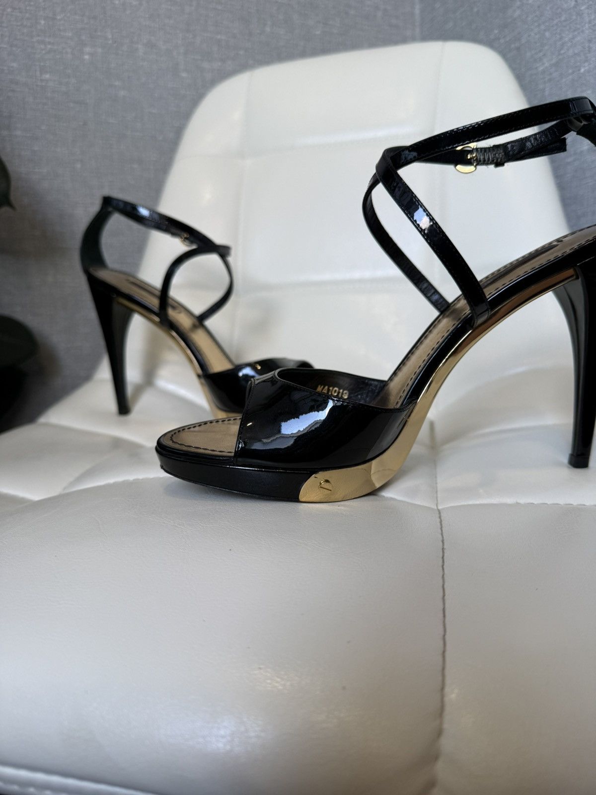 Louis Vuitton Louis Vuitton Black Patent Leather Strappy High Heel Sandals Size US 9 / IT 39 - 12 Thumbnail