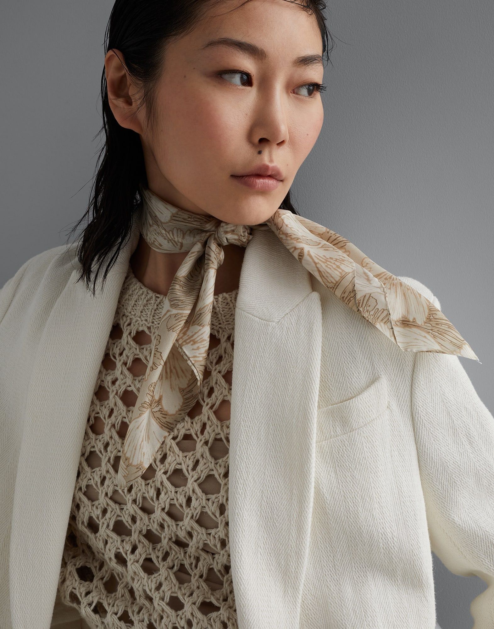 Brunello Cucinelli o1w1db10825 Size: OS/ Scarf in Beige/Khaki Size ONE SIZE - 2 Thumbnail