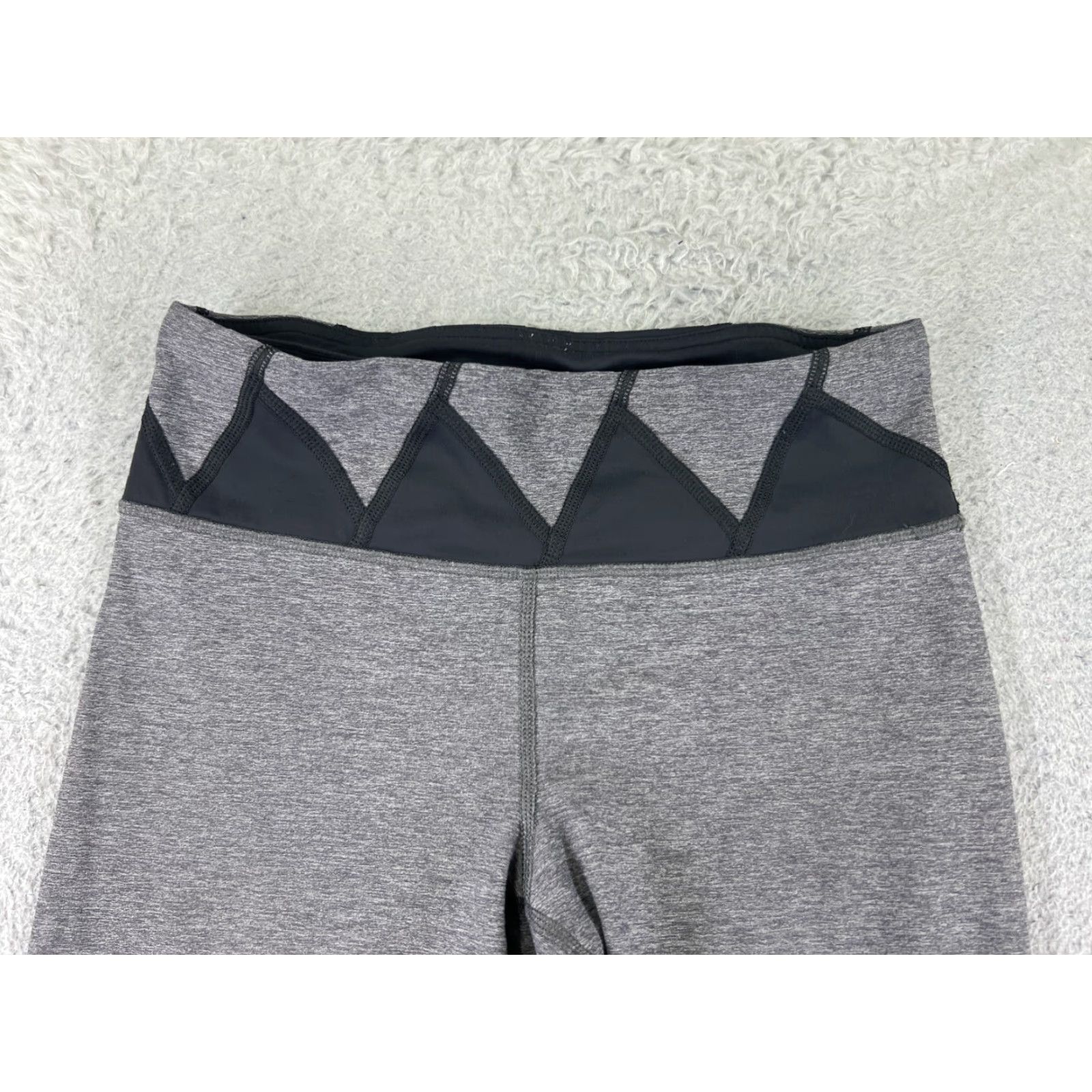 Lululemon Lululemon Pants Womens 4 Gray Inspire Crop II All Luxtreme Run Running W6D03S Size 27" / US 4 / IT 40 - 6 Thumbnail