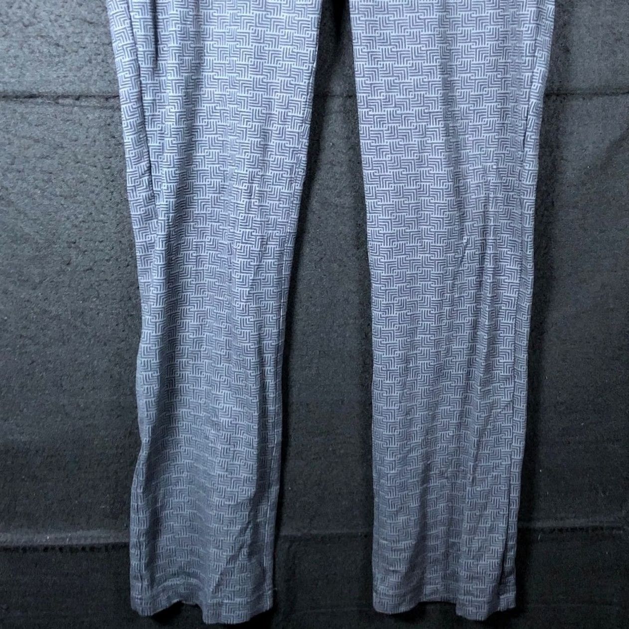 Vintage Betabrand Womens Pants Gray Pattern Pull On Straight Leg Active Lounge Petite M Menstrual Size 24" / US 00 / IT 34 - 3 Thumbnail