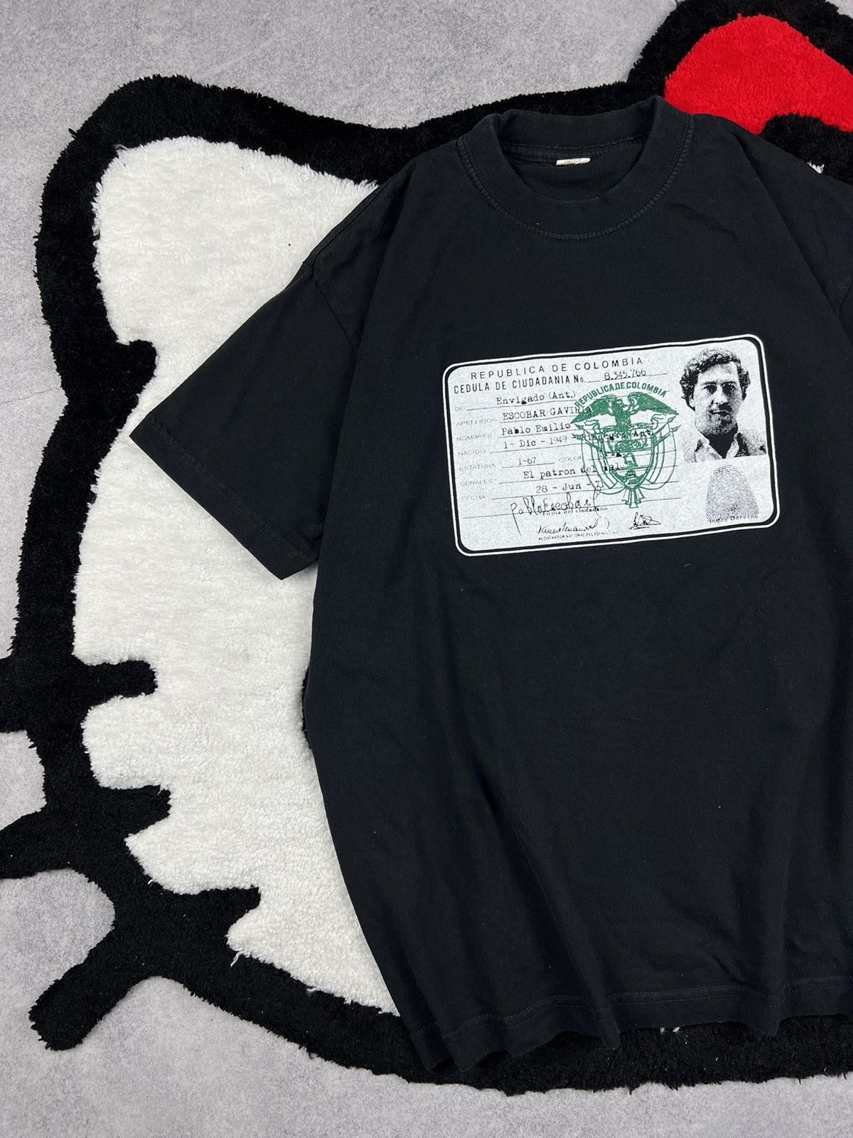 Vintage Crazy Y2K Vintage Pablo Escobar Cocaine Drug Dealer Tee Size US XL / EU 56 / 4 - 2 Thumbnail