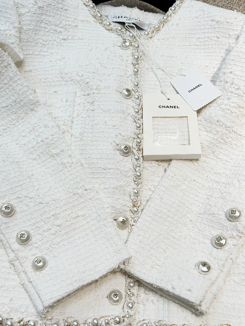 Chanel Chanel 25P Spring and Summer Preview White 40-yard Pearl R Size S / US 4 / IT 40 - 5 Thumbnail