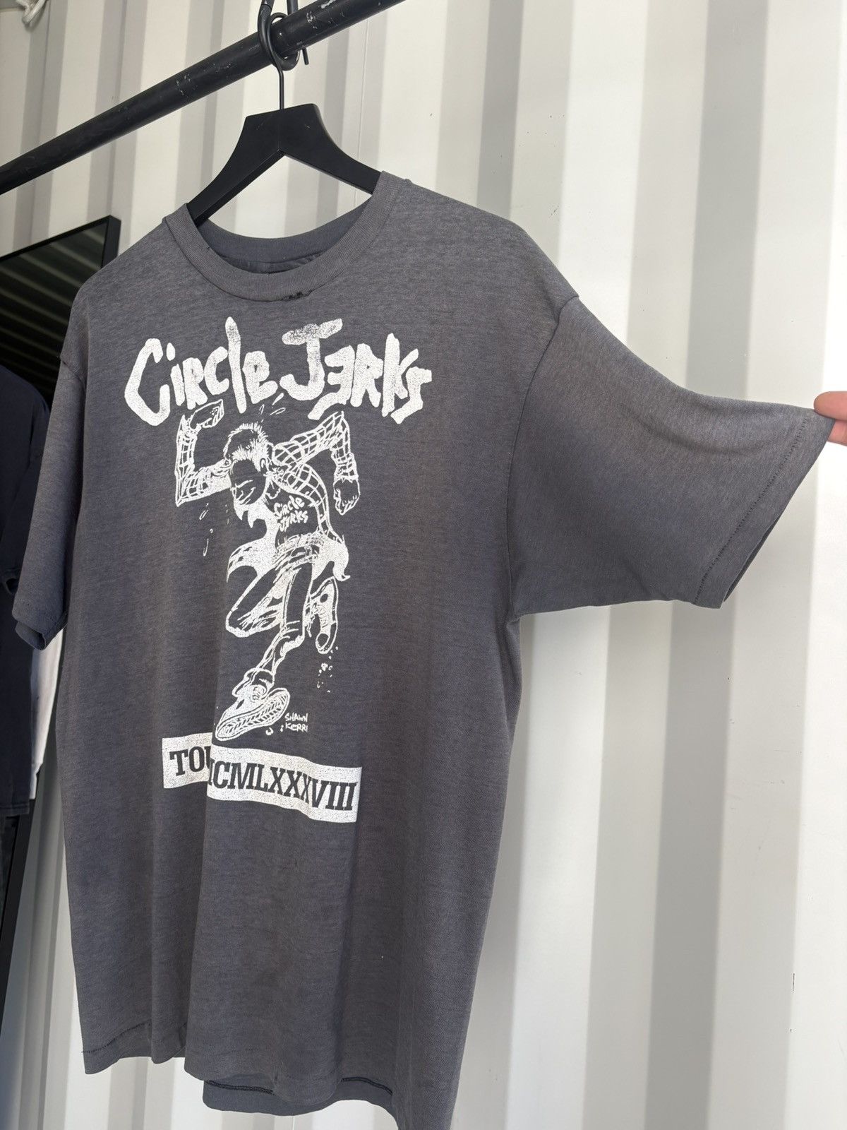 Band Tees Thrashed Circle Jerks Faded Distressed Shirt GRUNGE Band Size US XL / EU 56 / 4 - 2 Thumbnail