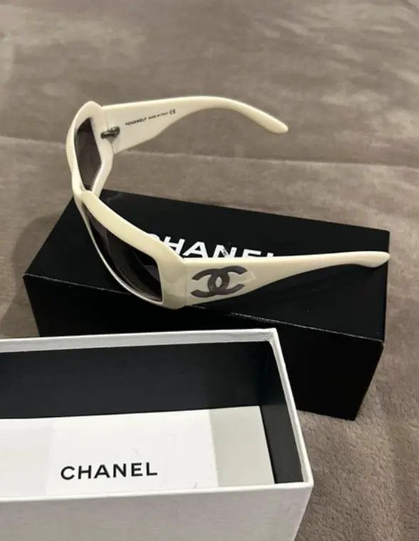 Chanel CHANEL Sunglasses 6022-Q LOGO MOTHER OF PEARL 5076 | Grailed