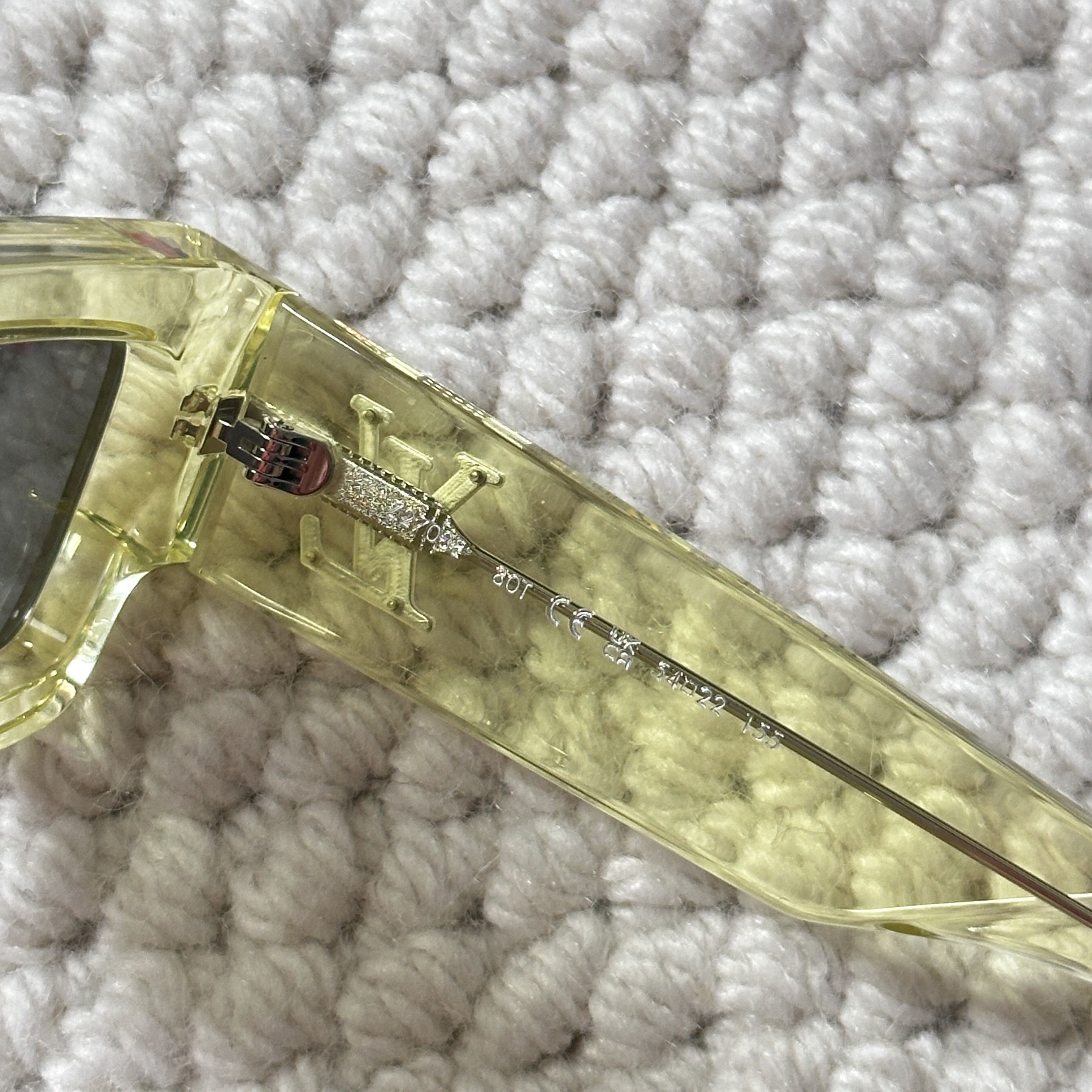 Louis Vuitton LV Clash Low Square Sunglasses Size ONE SIZE - 4 Thumbnail