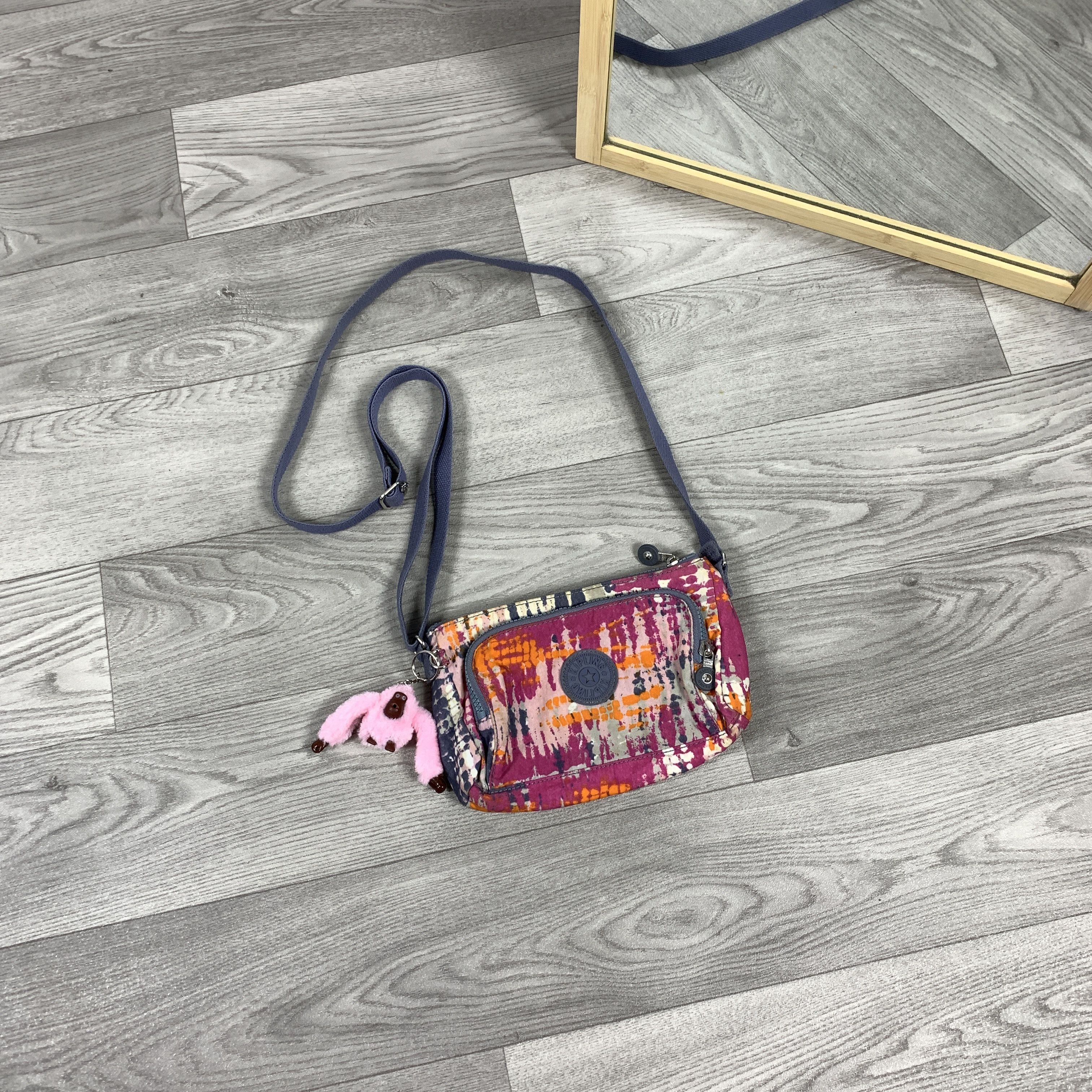 Vintage Vintage Kipling Crossbody Shoulder Bag With Pink Monkey Size ONE SIZE - 1 Thumbnail