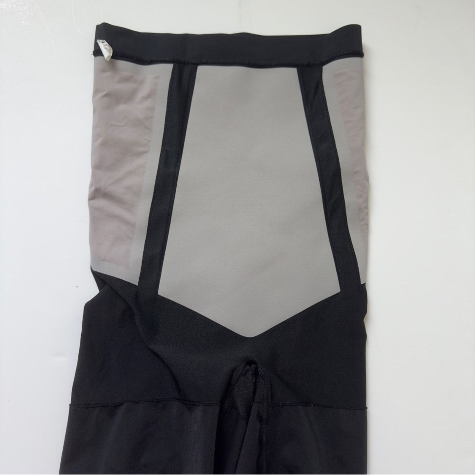 Spanx SPANX OnCore High-Waisted Mid-Thigh Short in very black EUC Size 29" - 13 Thumbnail