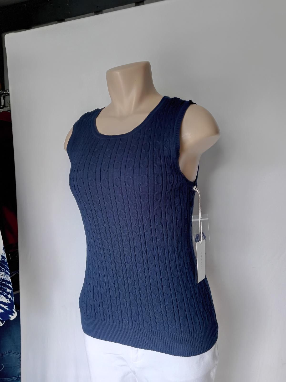 Designer Cozy Cable Knit Navy Cardigan Set Size L Size L / US 10 / IT 46 - 5 Thumbnail