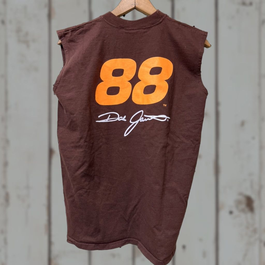 NASCAR VINTAGE Dale Jarrett Sleeveless Shirt Medium 88 Winners Circle NASCAR Brown UPS Logo Graphic Tee Mens M Size US M / EU 48-50 / 2 - 1 Thumbnail