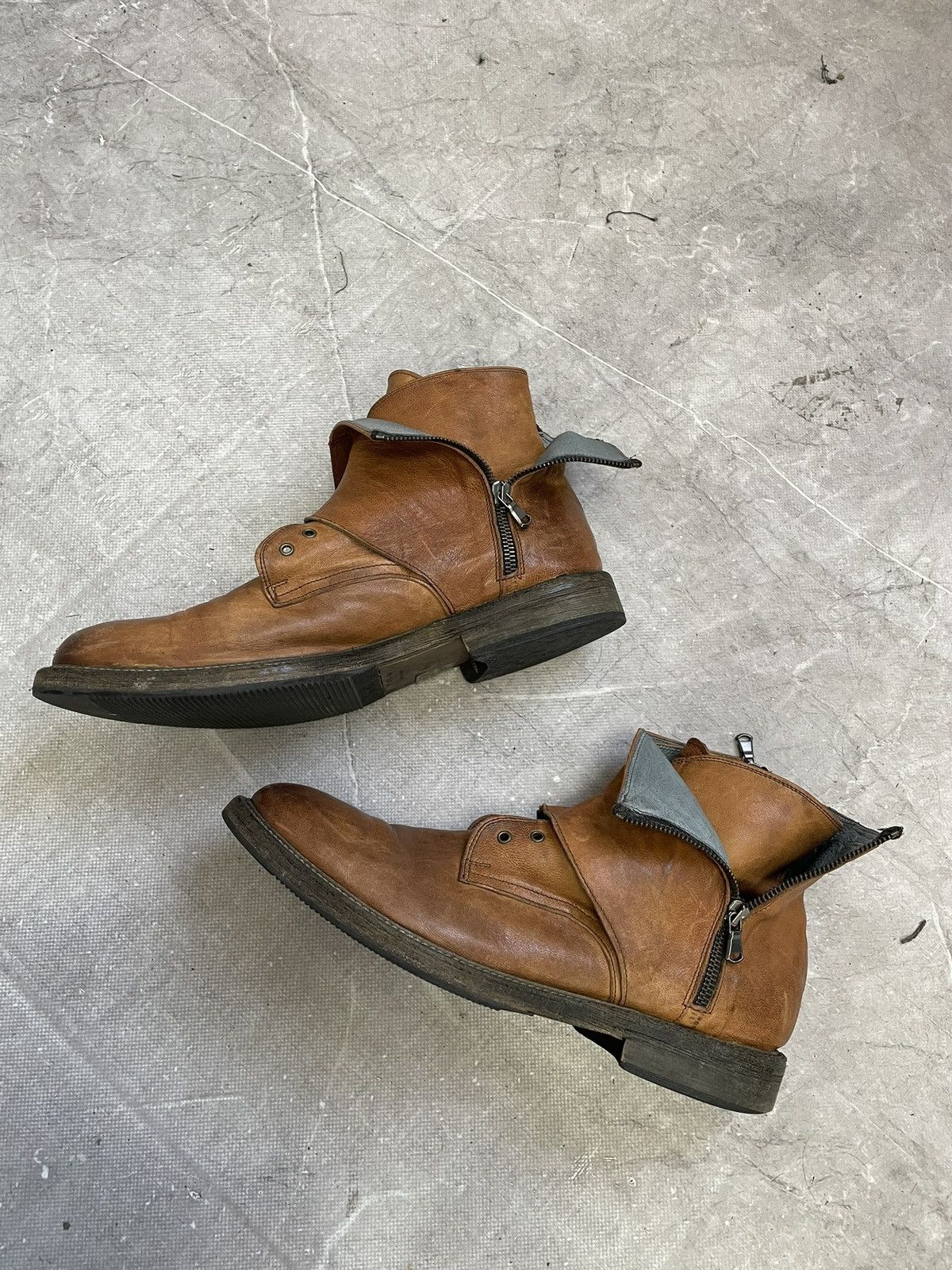 Hedi Slimane Hedi slimane brown boots avant garde retro style Size US 11 / EU 44 - 11 Thumbnail