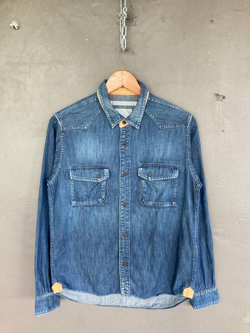 White Mountaineering White Mountaineering Denim Shirt Size US S / EU 44-46 / 1 - 1 Thumbnail