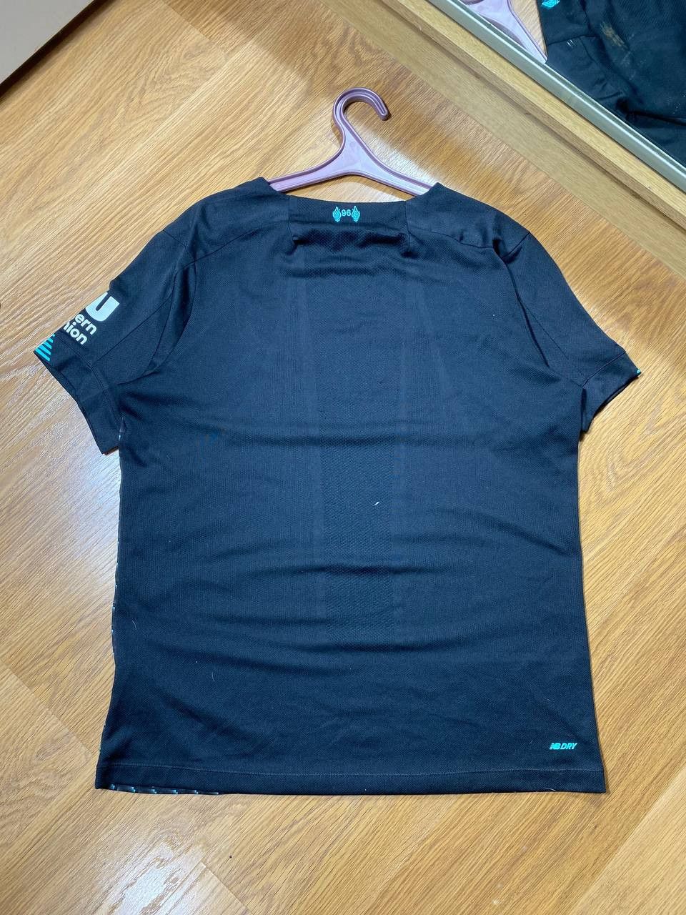 New Balance Vintage New Balance Liverpool Soccer Jersey Football Tee Y2K Size US M / EU 48-50 / 2 - 10 Thumbnail