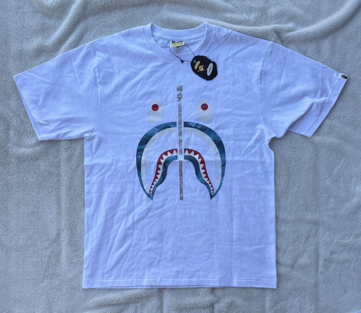 Bape Bape White Honeycomb Camo Shark Tee Size US XL / EU 56 / 4 - 1 Preview