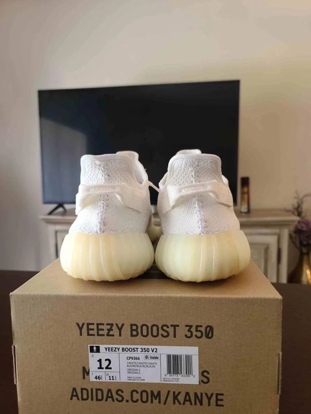 Adidas Yeezy Boost 350 V2 Cream/Triple white Size US 12 / EU 45 - 5 Thumbnail
