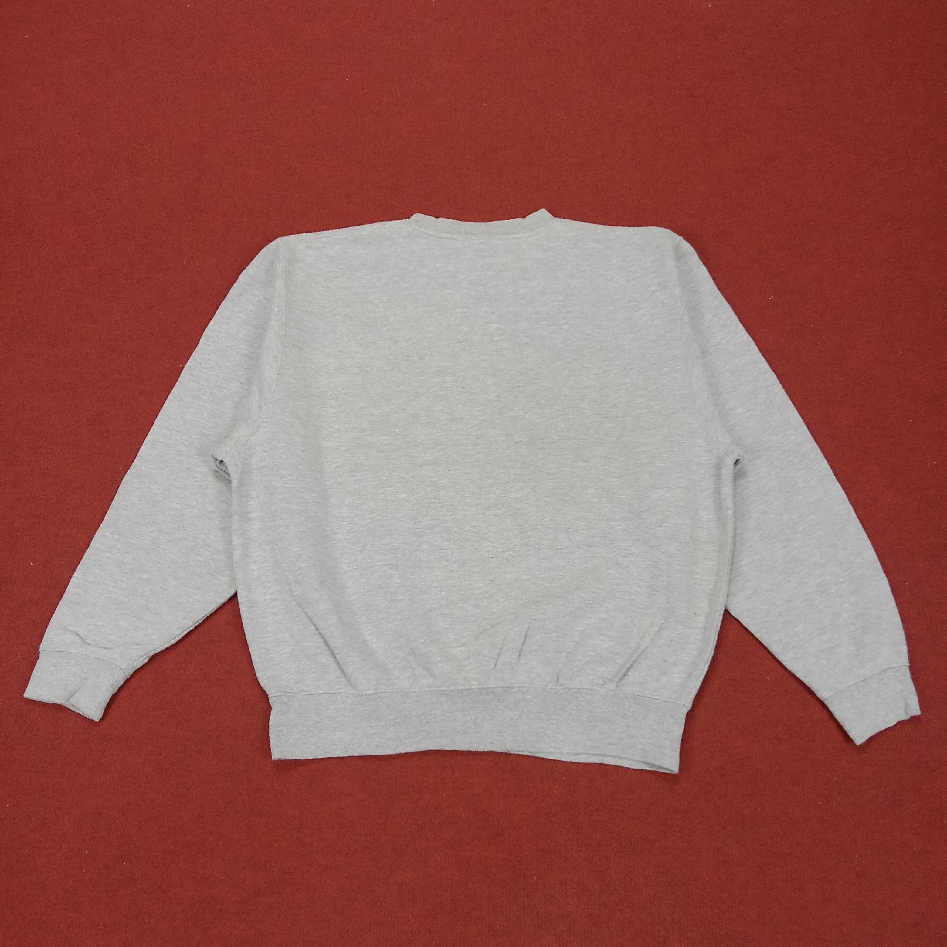 Nike Nike Center Logo Design Streetwear Vintage Sweatshirt Size US L / EU 52-54 / 3 - 3 Thumbnail