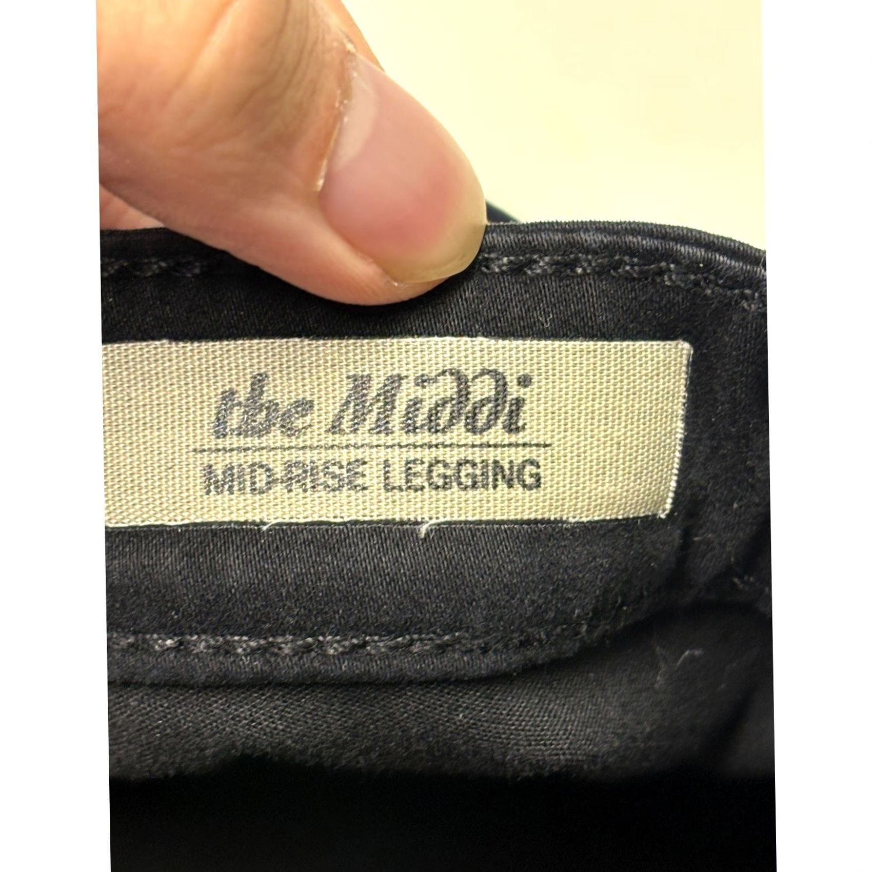 Vintage VINTAGE? No. AG Adriano Goldschmied The Middi Jeans Black 32R L32 Mid-Rise Slim 5-Pocket Vintage: No Size 24" / US 00 / IT 34 - 6 Thumbnail