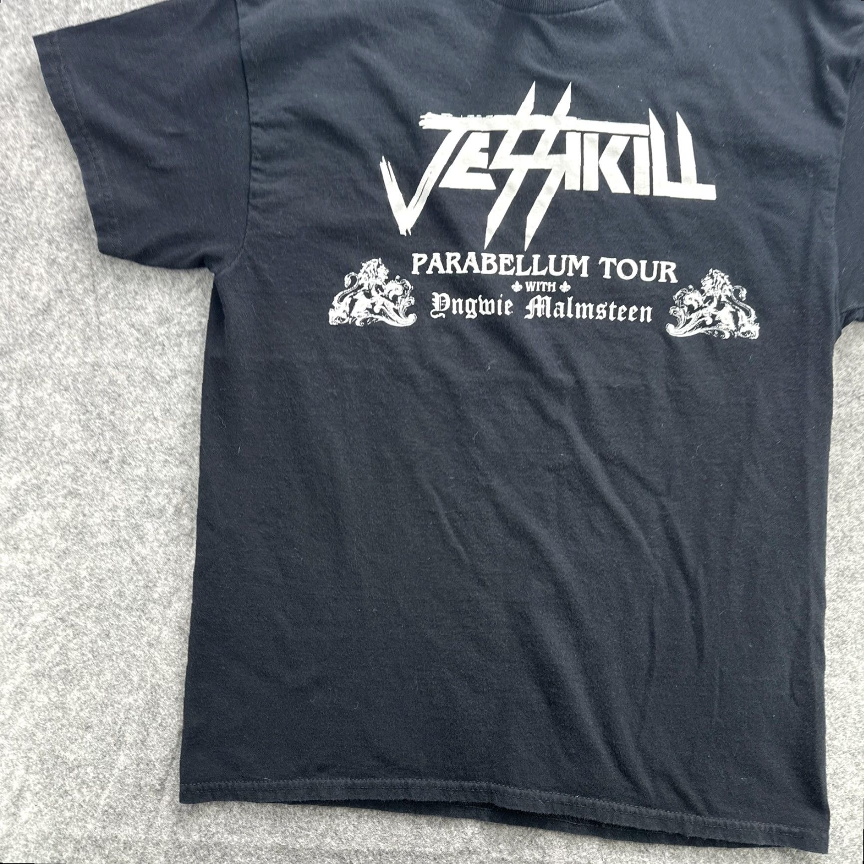 Gildan Jessikill Parabellum Tour Shirt Mens Medium Black Band Concert Yngwie Malmsteen Shirt Mens Black Logo Tour Rock Metal Jettkill Graphic Print 90s? Size US M / EU 48-50 / 2 - 4 Thumbnail