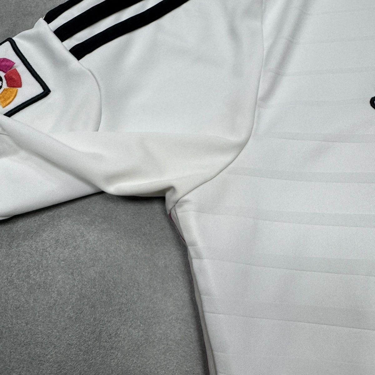 Adidas Adidas Real Madrid CF 2014/2015 Home Soccer Jersey Shirt Size US S / EU 44-46 / 1 - 5 Thumbnail