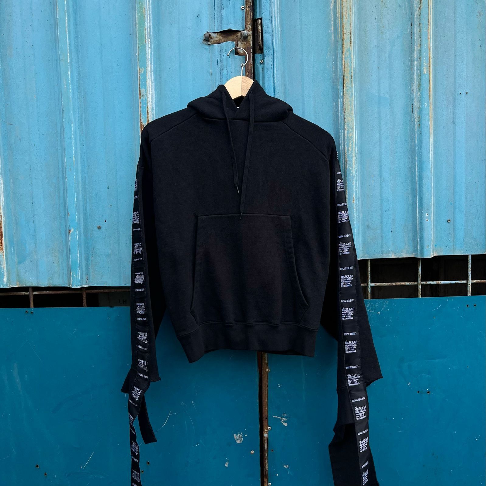 Vetements Vetements “TFD” hoodie femme | Grailed