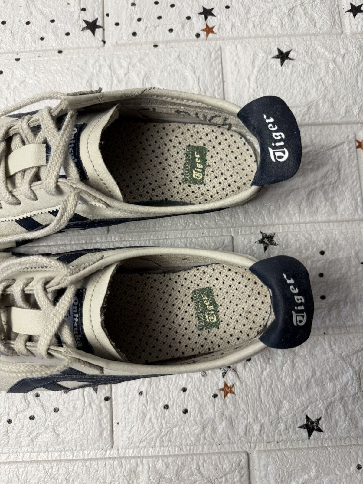 Onitsuka Tiger Onitsuka Tiger MEXICO 66 US7.5 UK6.5 EUR40.5 Casual Size US 7.5 / EU 40-41 - 11 Thumbnail