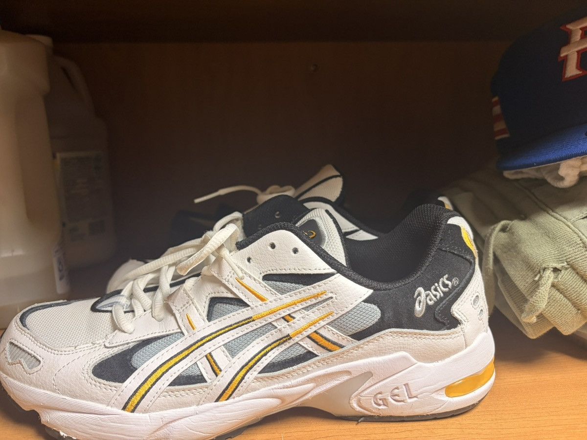 Asics × Kith Asic Gel Kayano 5 “OG White Saffron” Size US 11 / EU 44 - 9 Thumbnail