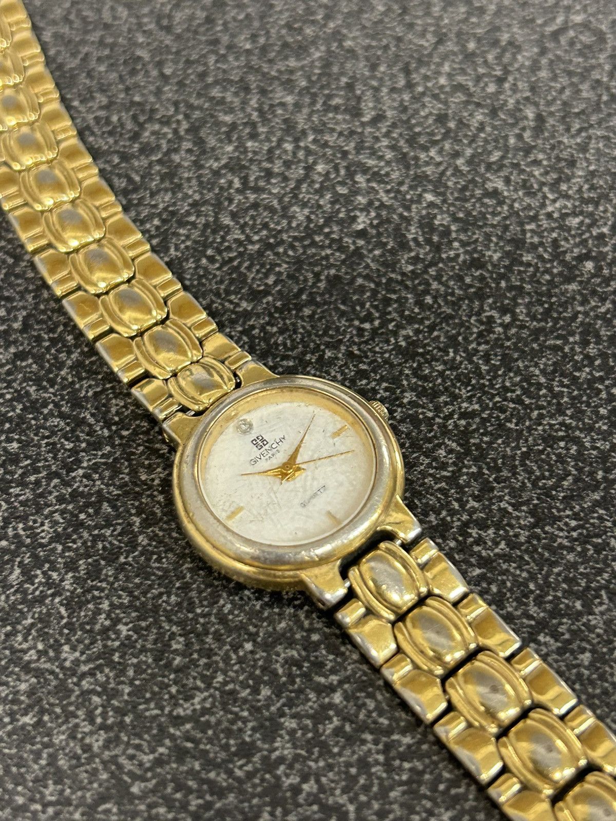 Givenchy Vintage givenchy watch Size ONE SIZE - 5 Thumbnail