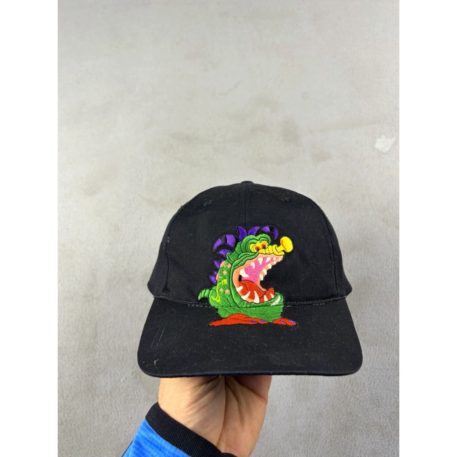 Vintage VINTAGE Monster Hat SnapBack Cap Black Embroidered Creature Logo 90s Men's One Size Adjustable Cotton Twill Cap Size ONE SIZE - 2 Thumbnail