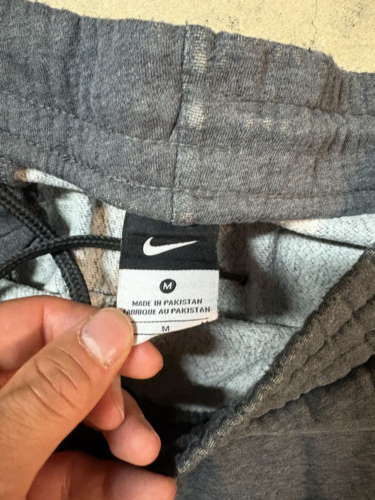 Nike Vintage 00’s Nike Y2K Gray Sweatpants Size Medium Size US 32 / EU 48 - 4 Thumbnail