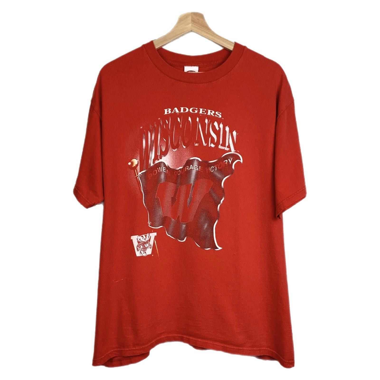Other Vintage 90s University of Wisconsin Badgers T Shirt Red XL Size US XL / EU 56 / 4 - 1 Thumbnail