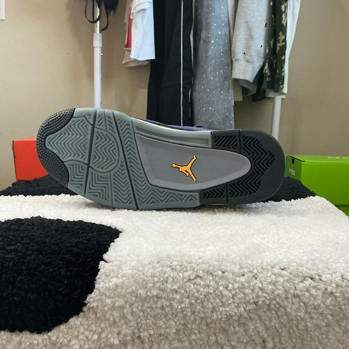 Jordan Brand Jordan 4 Lakers Size 6M / 7.5W Size US 6 / EU 39 - 3 Thumbnail