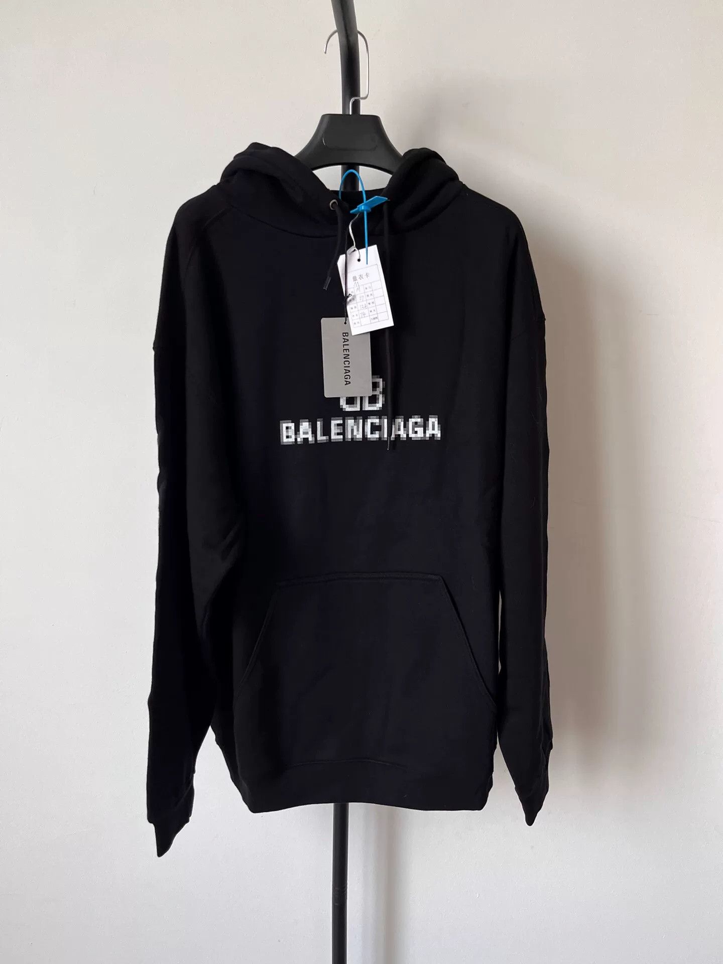 Balenciaga balenciaga logo hooded sweatshirt for women Size M / US 6-8 / IT 42-44 - 1 Thumbnail