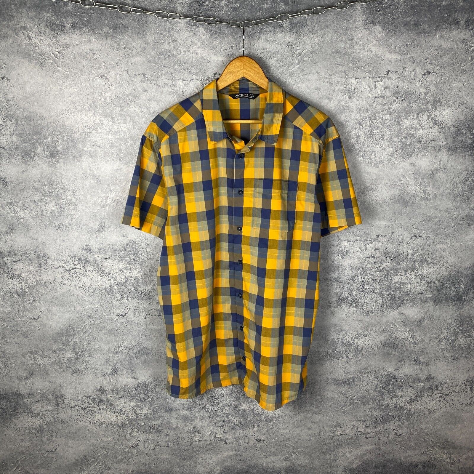 Arcteryx Shirt Men's Size XL Multicolor Short Sleeve `