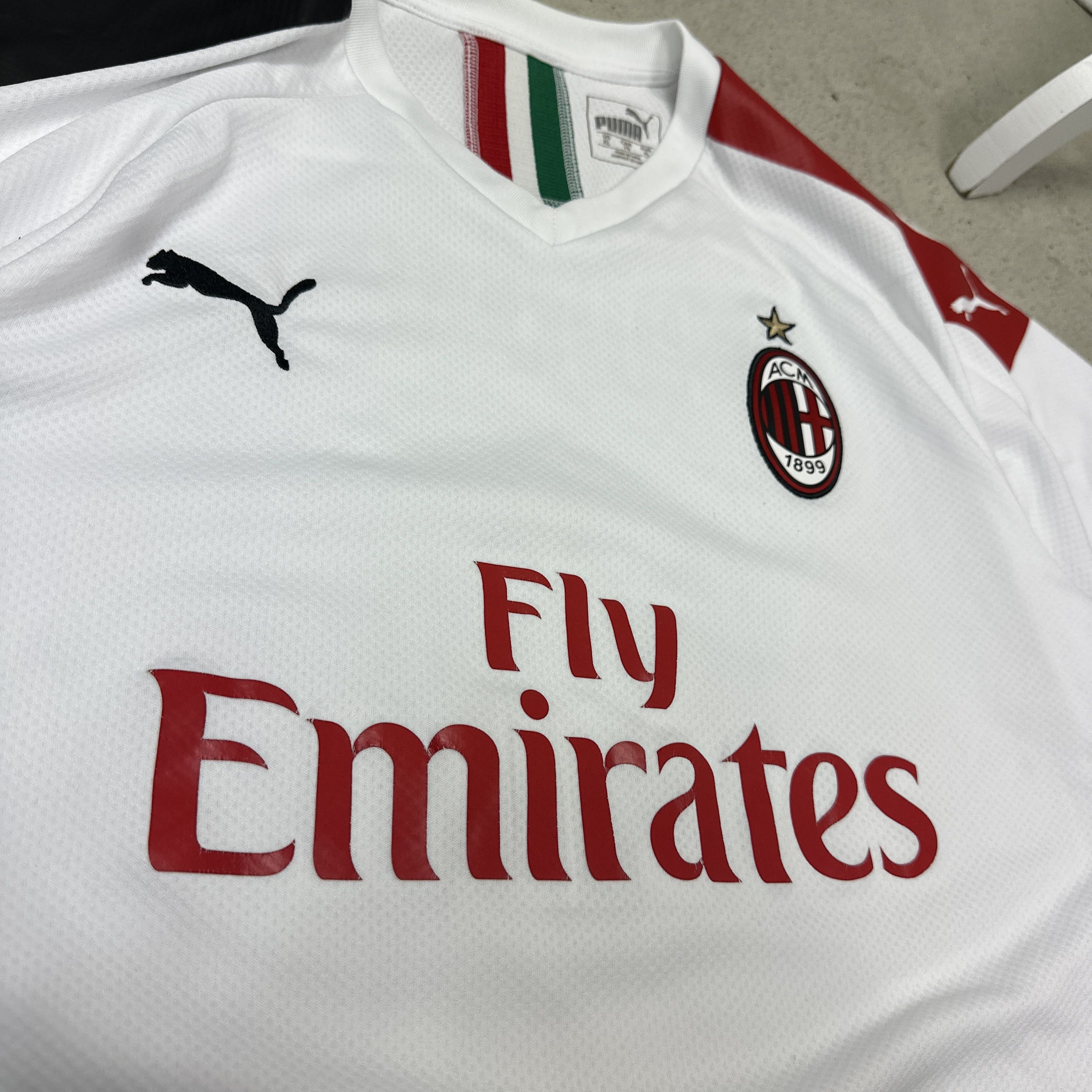 Puma Vintage Sporty Puma AC Milan 19/20 Piątek Jersey Y2K Size US XL / EU 56 / 4 - 4 Thumbnail