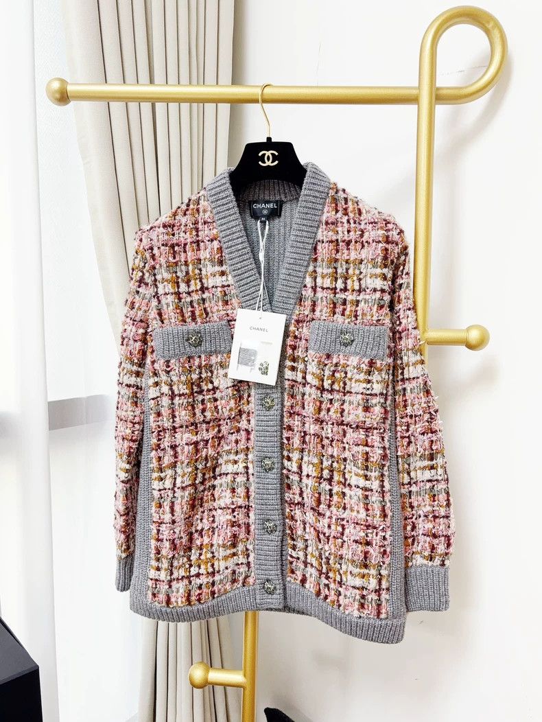 Chanel Chanel 23K pink tweed stitching gray plaid diamond buckle Size XS / US 0-2 / IT 36-38 - 1 Thumbnail