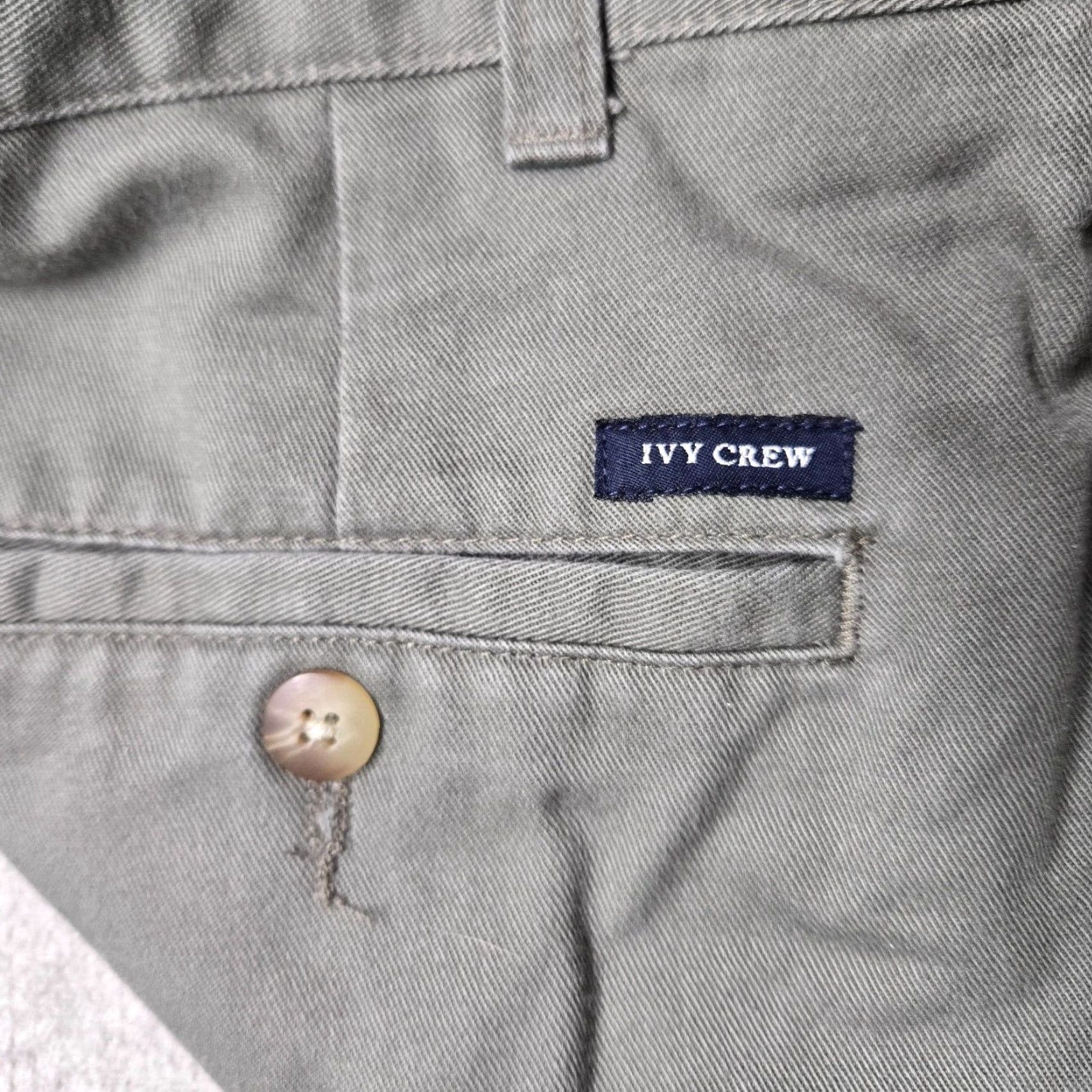 Vintage Vintage Ivy Crew Men's Gray Flat Front Cotton Casual Shorts Size 36 Size US 36 / EU 52 - 3 Thumbnail