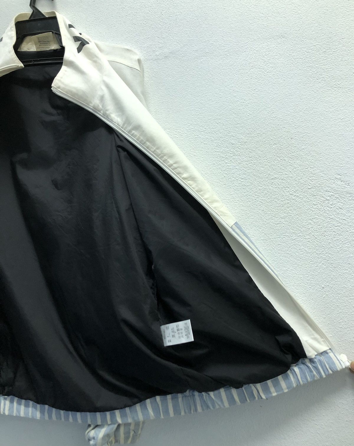 Vision Streetwear Vintage Vision Street Wear Striped Zip-Up Jacket – Size M Size US M / EU 48-50 / 2 - 12 Thumbnail