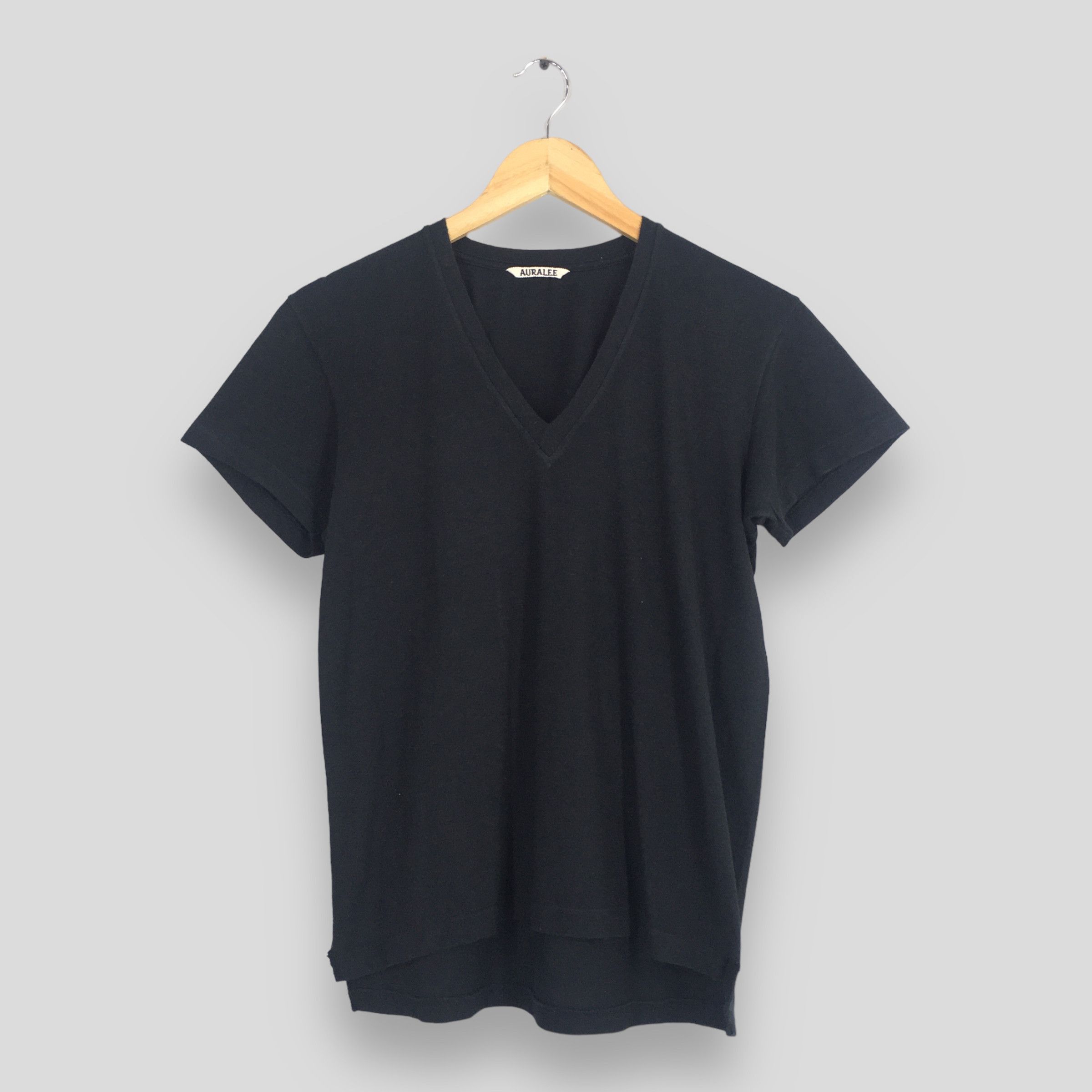 Auralee Auralee Japanese Designer Minimalist Black Vneck Tshirt Size US S / EU 44-46 / 1 - 1 Thumbnail