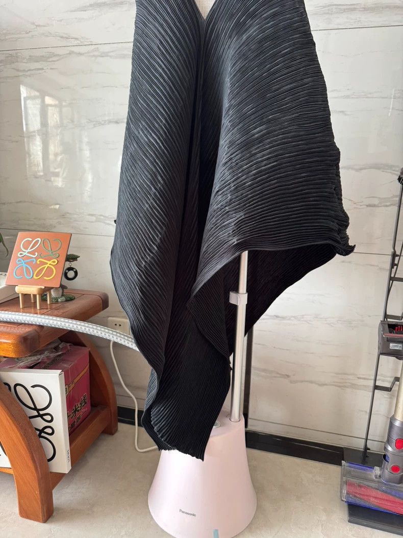 Loewe Loewe size M A pleated skirt-style coat Size M / US 6-8 / IT 42-44 - 7 Thumbnail