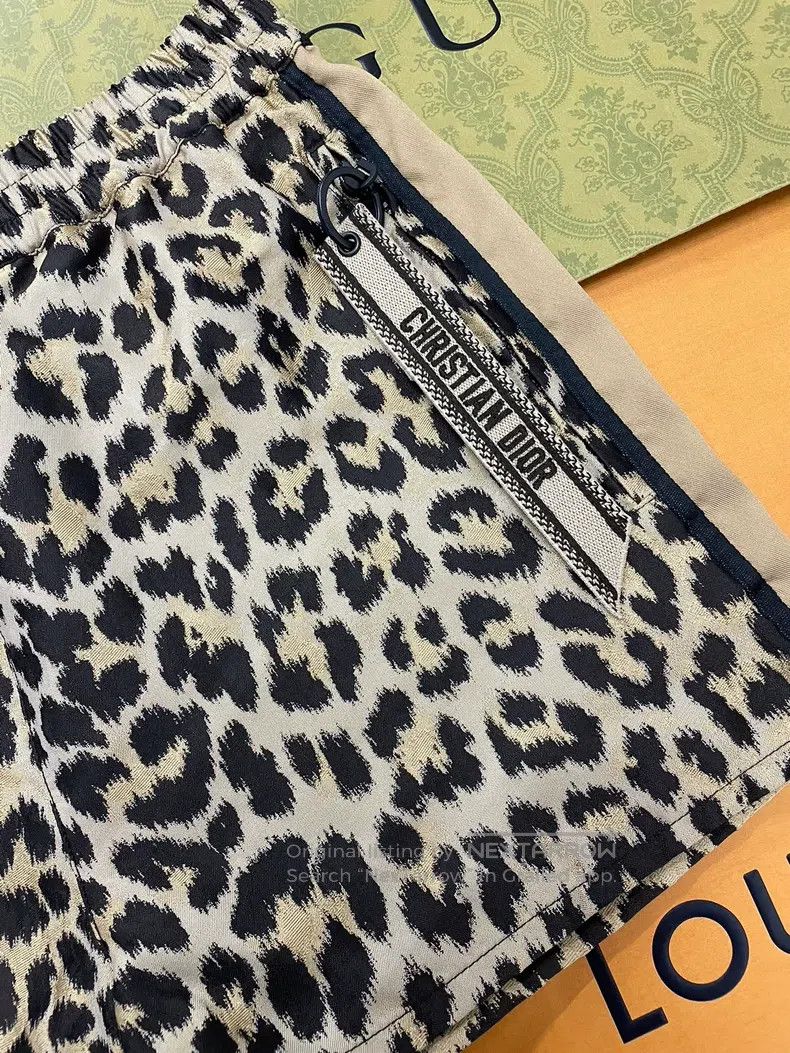 Dior Dior Leopard-printed shorts Size 24" / US 00 / IT 34 - 2 Thumbnail