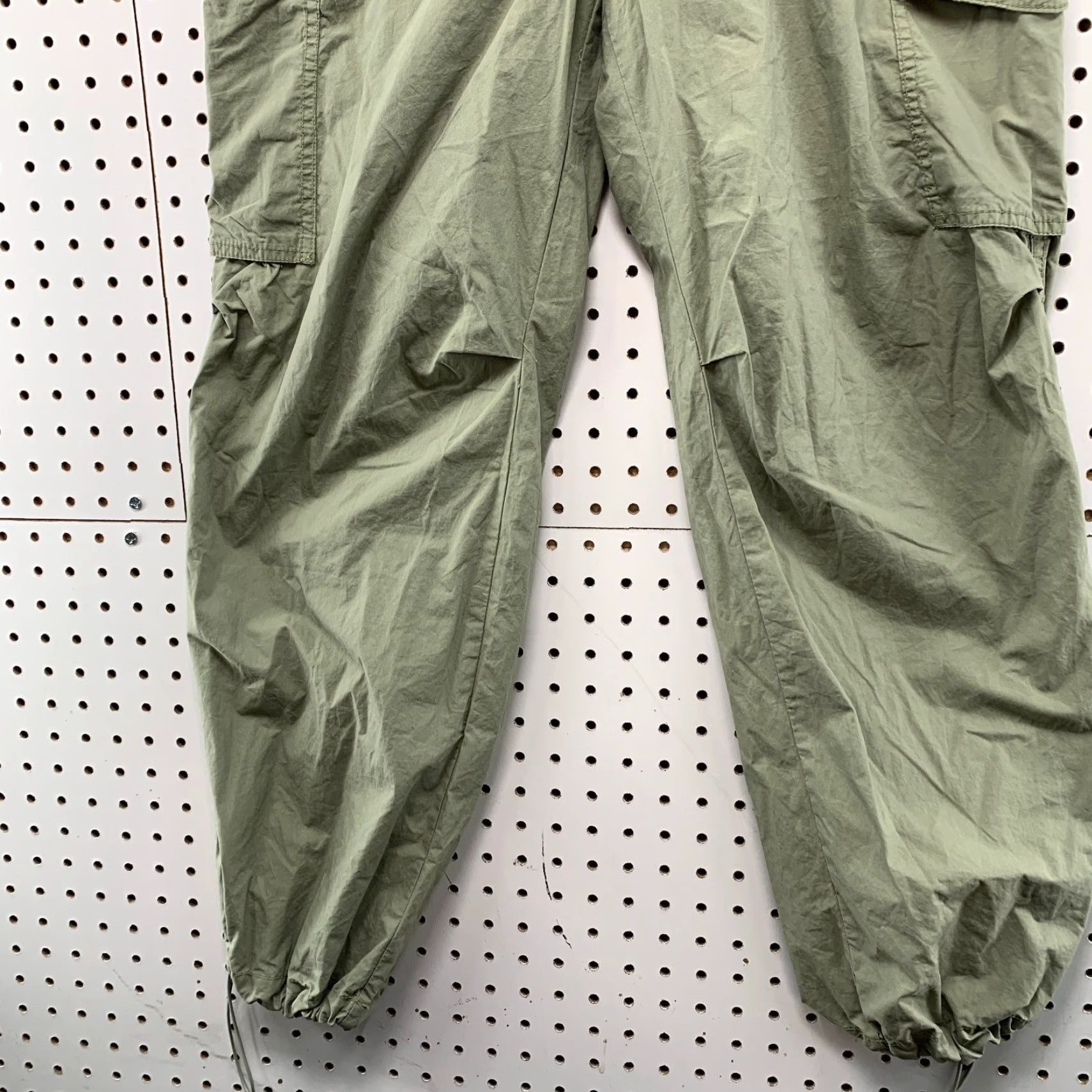 Vintage AEROPOSTALE Cargo Pants Womens Small Green Nylon Relaxed Fit 30x30 Casual Size 28" / US 6 / IT 42 - 3 Thumbnail