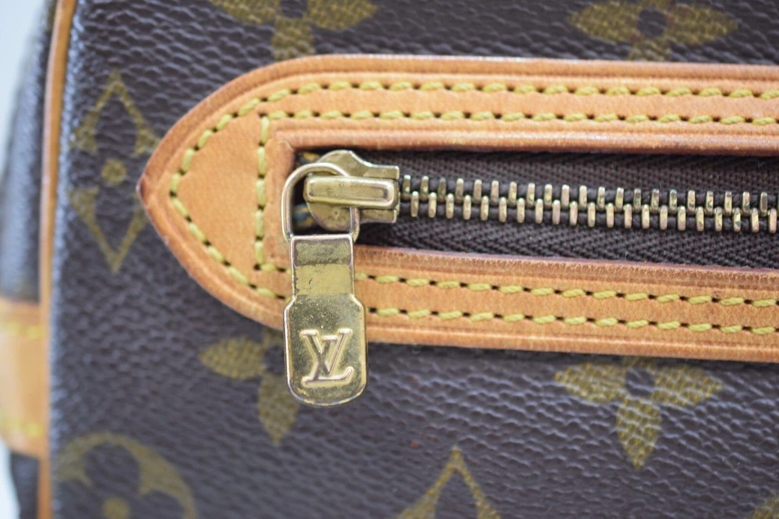 Louis Vuitton Louis Vuitton Marly Dragonne GM Clutch Bag Monogram M51825 Size ONE SIZE - 10 Thumbnail
