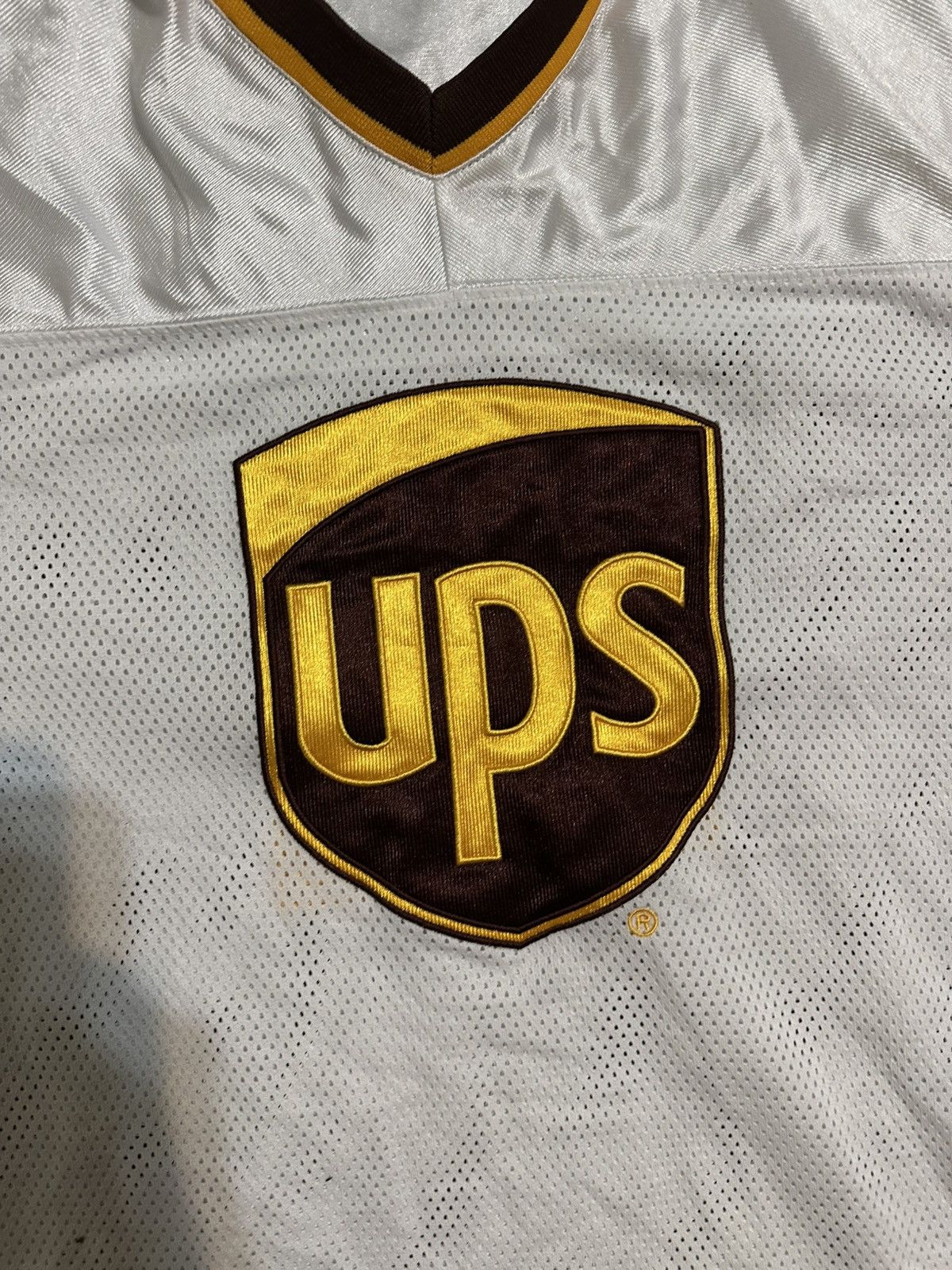 Nike Vintage UPS “brown & white” jersey 00s size large Size US L / EU 52-54 / 3 - 3 Thumbnail