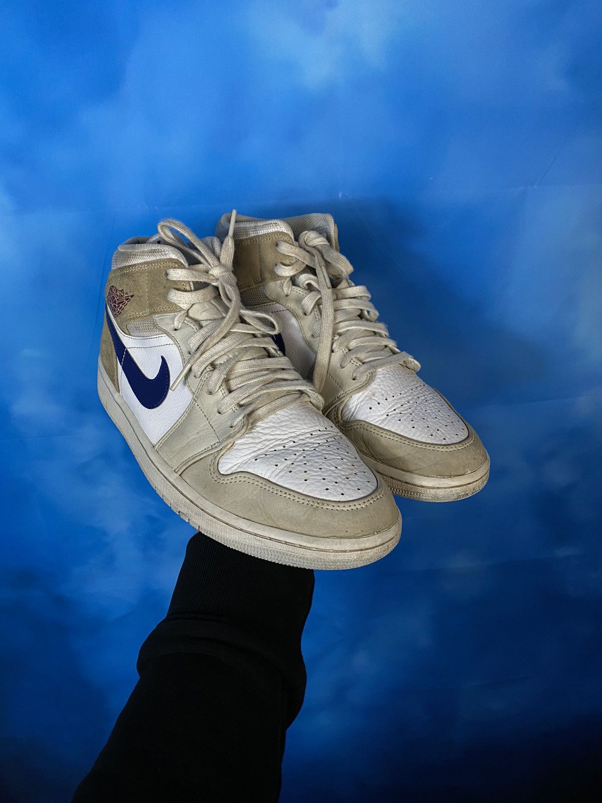 Nike ❗️Nike Air Jordan 1 Mid Mem2 Size US 9.5 / EU 42-43 - 2 Thumbnail