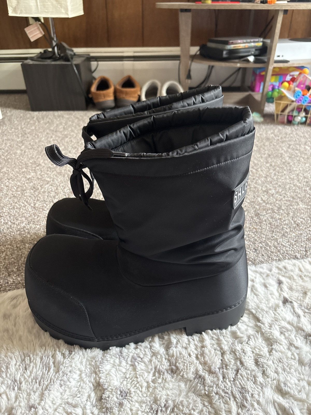 Balenciaga Balenciaga Alaska Boots Size US 11 / EU 44 - 1 Thumbnail