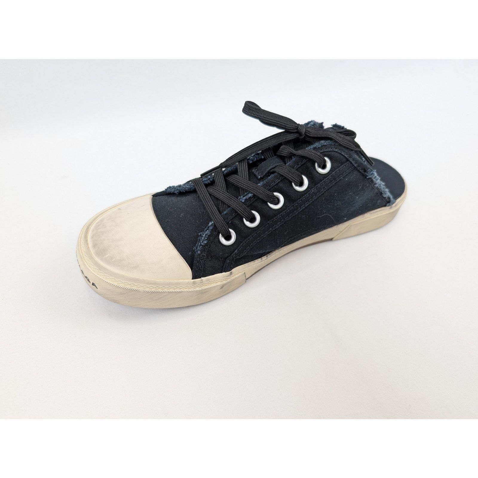 Balenciaga o1rshd1 Paris Mule Destroyed Mule VLUC in Black/White Size US 7 / EU 40 - 8 Thumbnail
