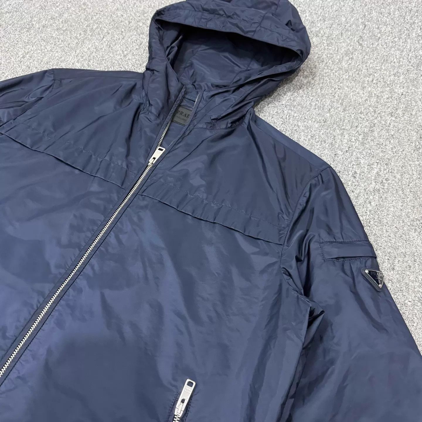 Prada Prada Navy Blue Triangle Logo Nylon Jacket 54 99 New Size US L / EU 52-54 / 3 - 3 Thumbnail