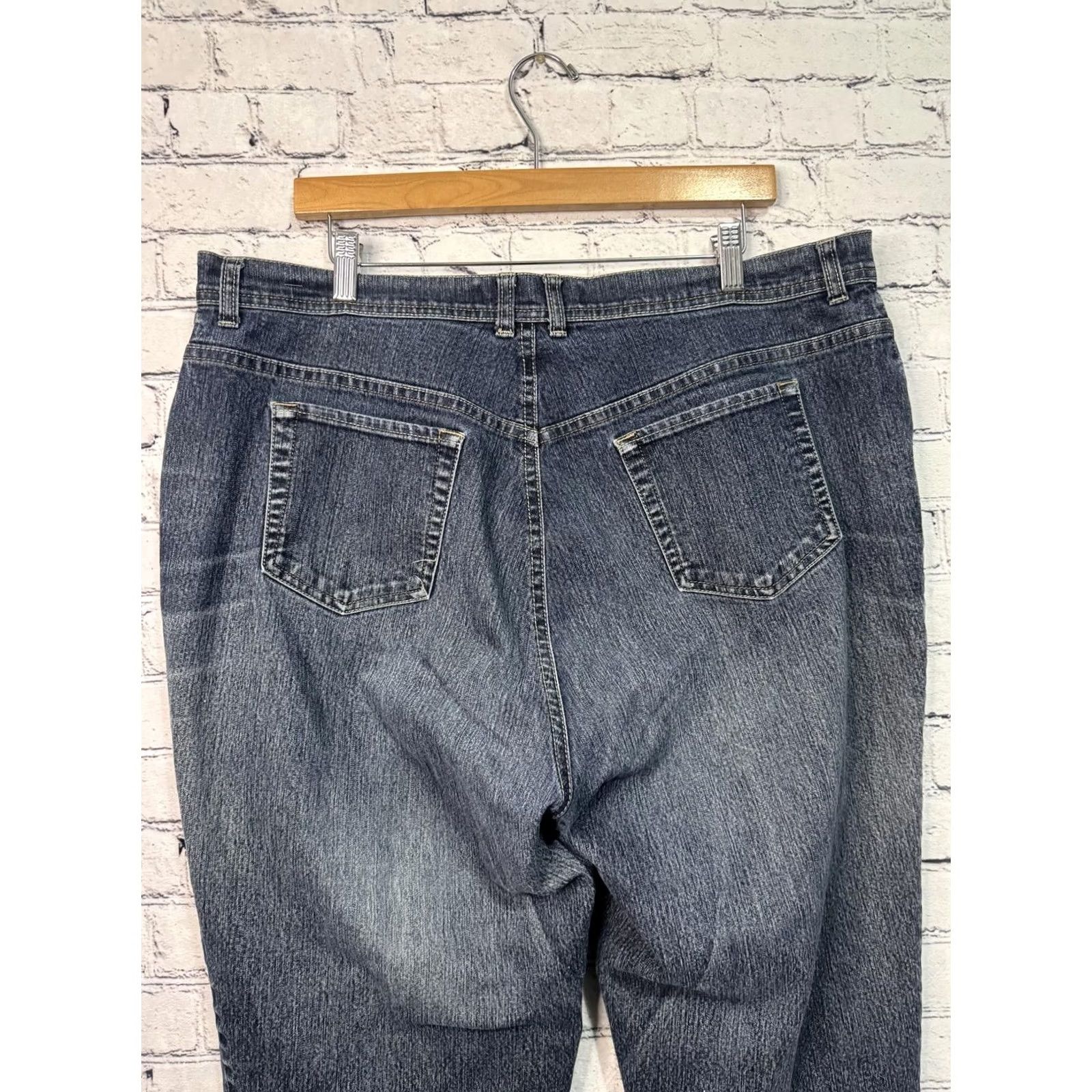 Gloria Vanderbilt Gloria Vanderbilt Jeans Women 20W Plus Size Dark Wash Denim Straight 40x27 Blue 40 in. Regular Mens Womens Boys Girls Size 27" / US 4 / IT 40 - 6 Thumbnail