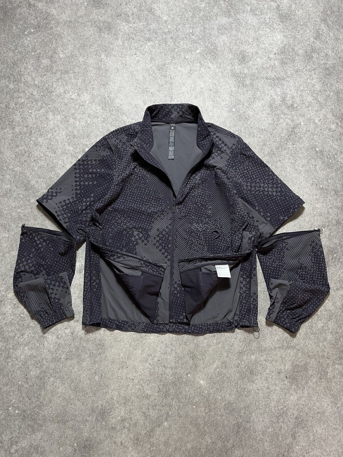 Lululemon Lululemon Mens Convertible Jacket Size US M / EU 48-50 / 2 - 1 Thumbnail