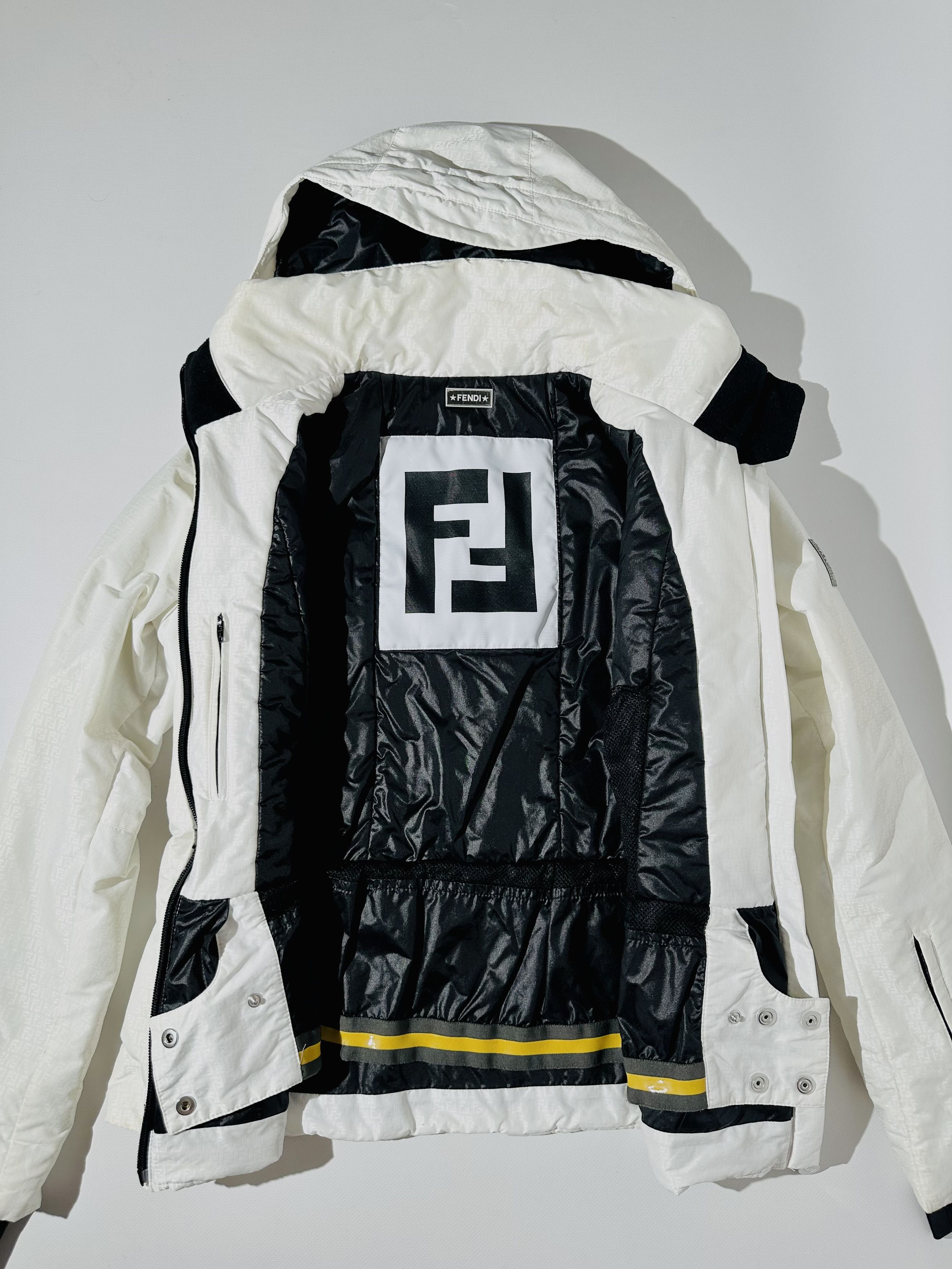 Fendi × Vintage Fendi Ski jacket woman vintage Size M / US 6-8 / IT 42-44 - 2 Thumbnail