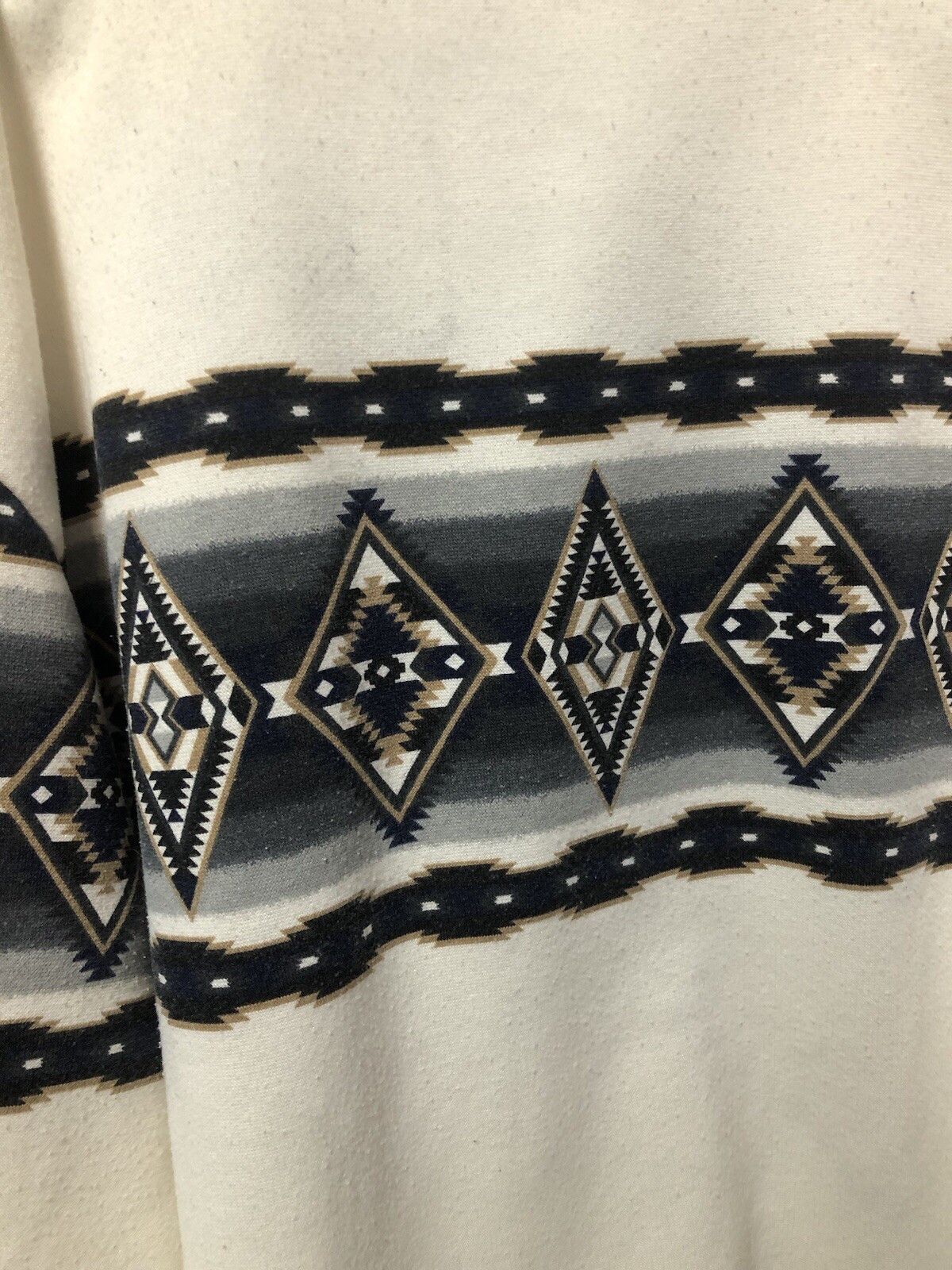 Vintage Aztec Button Sweatshirt Cardigan Made USA Pockets 90s Large Size US L / EU 52-54 / 3 - 7 Thumbnail